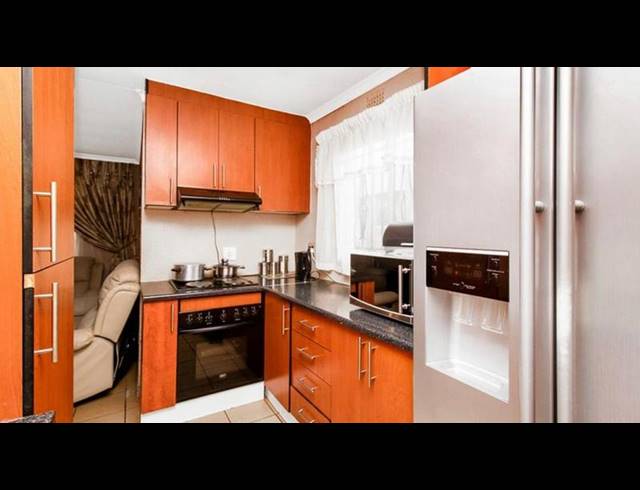 2 BEDROOM HOUSE FOR SALE IN PROTEA GLEN EXT